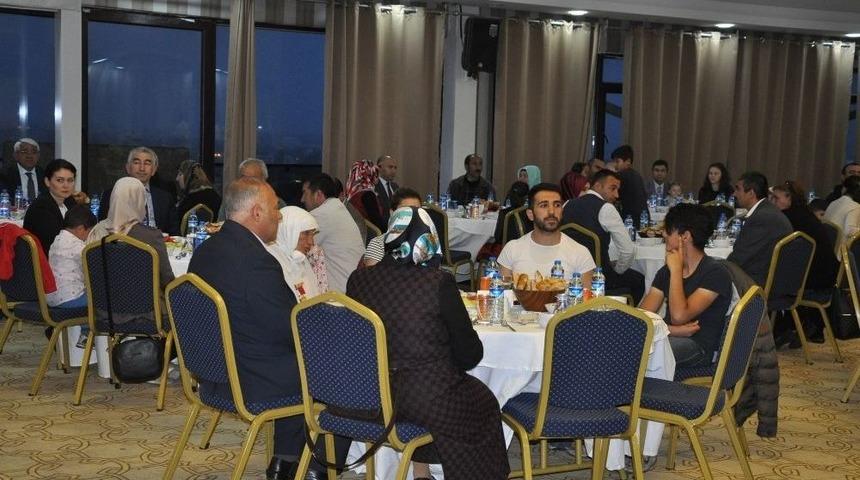 Başkan Murtaza Kara&ccedil;anta, Şehit Ve Gazi Aileleriyle İftarda Buluştu