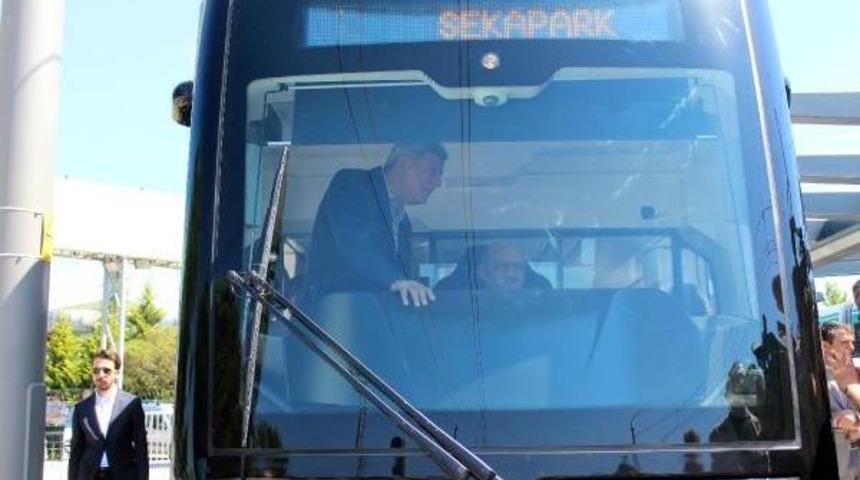 Bakan Işık Vatman Koltuğuna Oturdu