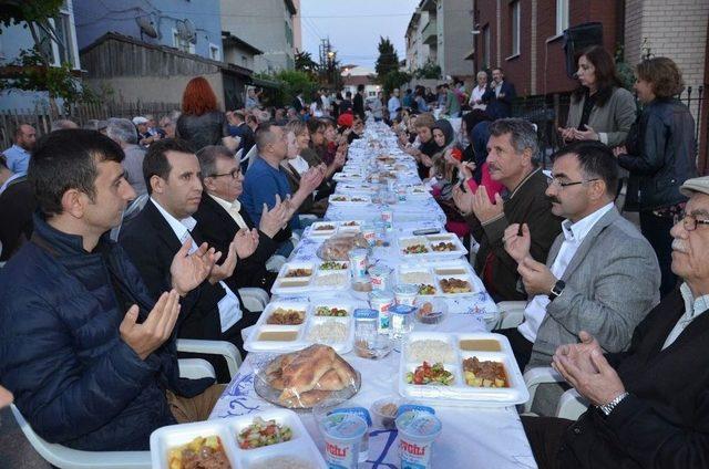 Kuzey Kafkas Kültür Derneği İftar Programında Çerkes Ve Abhazlar Bir Araya Geldi