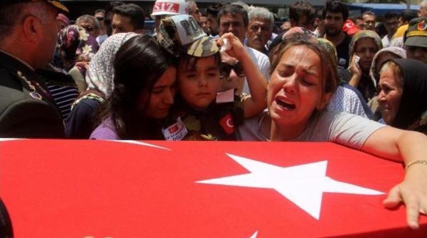 Şehit Uzman &Ccedil;avuş Son Yolculuğuna Uğurlandı