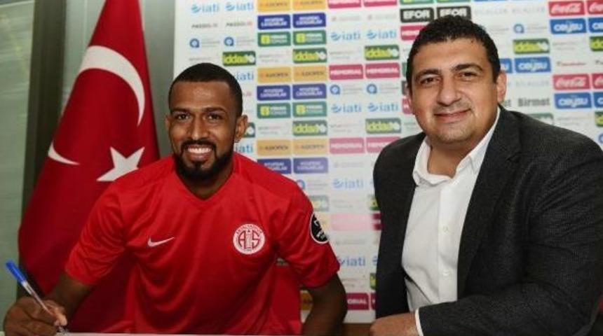 Antalyaspor Maicon Ile 3 Yıllık S&ouml;zleşme Imzaladı