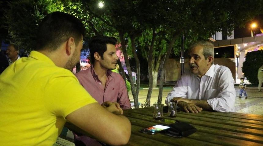 Demirkol, Sahuru Bekleyen Vatandaşlarla Bir Araya Geldi