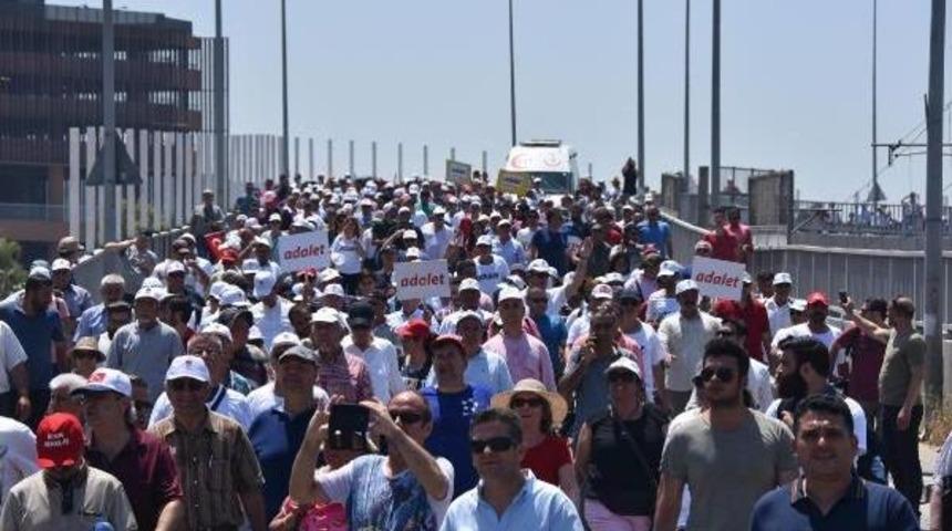 Chp İzmir Il Y&ouml;netimi, 'adalet Y&uuml;r&uuml;y&uuml;ş&uuml;ne' Başladı (2)