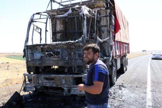 Hareket Halinde Alev Alan Kamyon Yandı 3