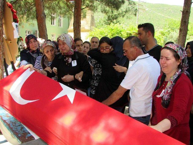 Kalp Krizi Geçiren Polis Memuru Hayatını Kaybetti 1