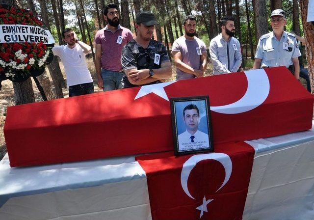 Kalp Krizi Geçiren Polis Memuru Hayatını Kaybetti 2