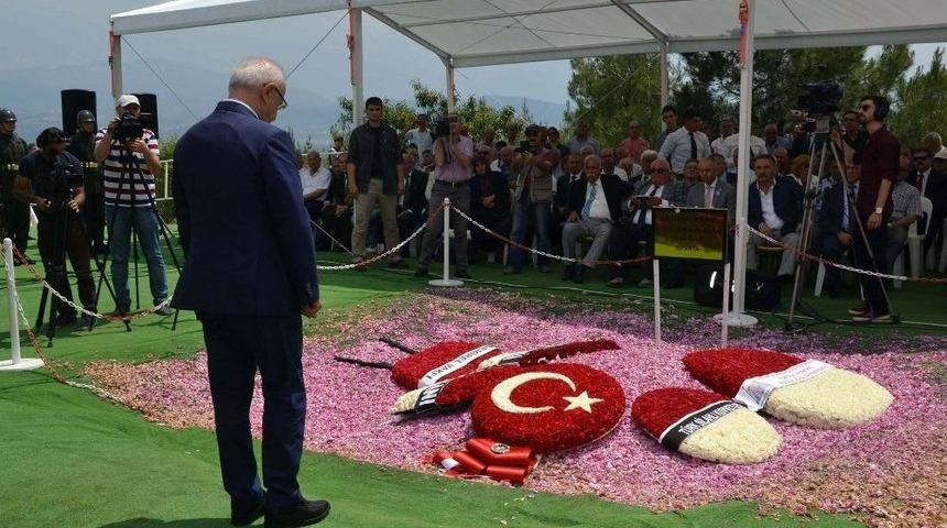Demirel, 3.vefat Yıld&ouml;n&uuml;m&uuml;nde İslamk&ouml;y&rsquo;de Anılacak