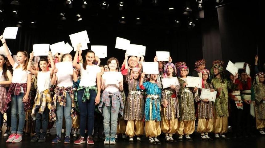 Konservatuar Mezuniyet Coşkusunu Yaşadı