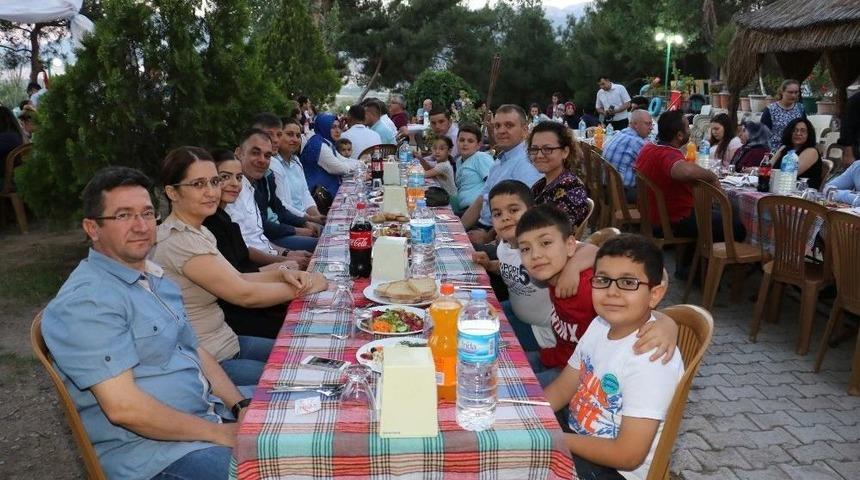 Soma&rsquo;daki B&uuml;y&uuml;kşehir Personeli İftarda Buluştu