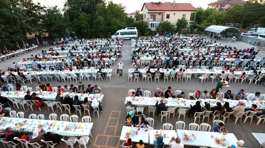 Aksaray Belediyesi&rsquo;nin Mahalle İftarları İlgi G&ouml;r&uuml;yor