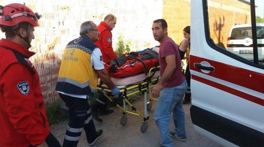 Duran Araca &Ccedil;arptı: 1 Yaralı