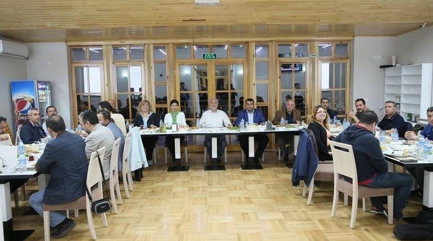 Başkan Kamil Sara&ccedil;oğlu, &rsquo;basınla Sahur&rsquo;da Buluştu