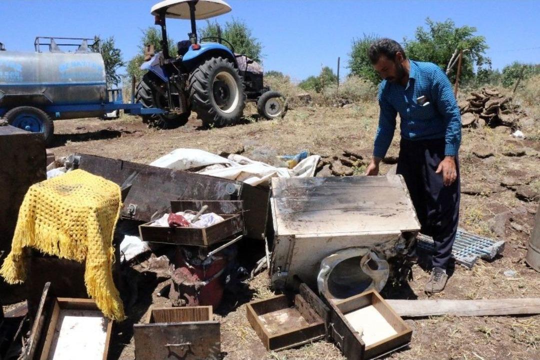 Evi Yanan 6 Kişilik Aileye Belediye Sahip &Ccedil;ıktı