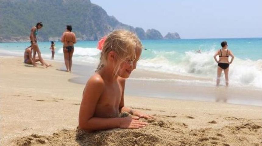 Burhan Sili: Alanya'da Haziranı Y&uuml;zde 70 Doluluk Oranıyla Kapatacağımıza Inanıyoruz