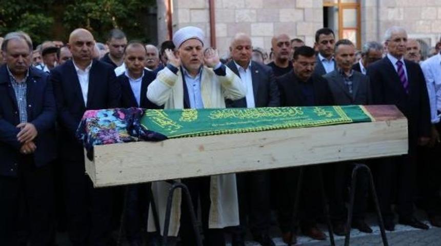 Chp Artvin Milletvekili Bayraktutan'ın Annesi Son Yolculuğuna Uğurlandı