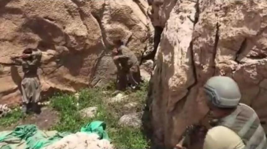 Herekol Dağı'nda &Ccedil;atışma; 2 Ter&ouml;rist &Ouml;l&uuml;, 6 Ter&ouml;rist Teslim (2)