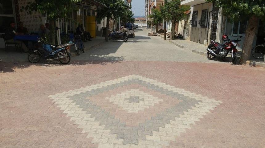 Belediyeden 5 Mahalleye 7 Bin Metrekarelik Parke D&ouml;şemesi