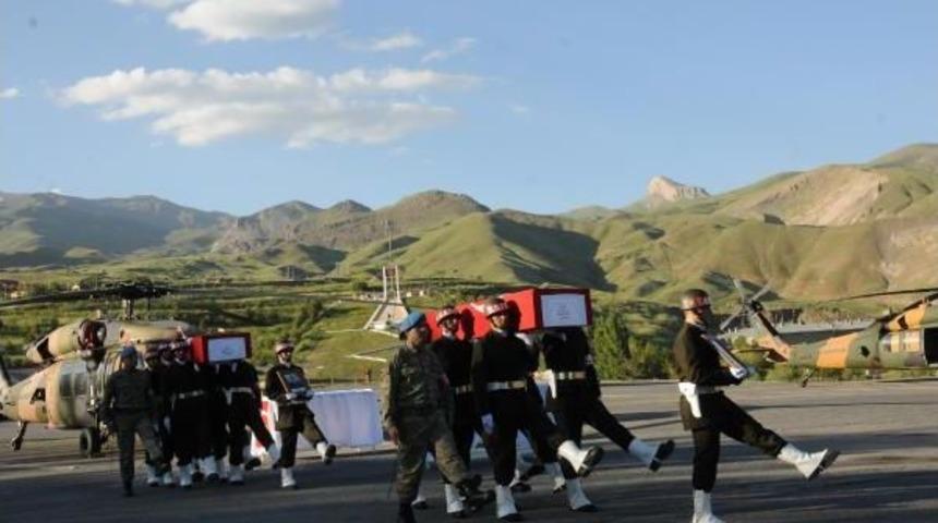 &Ccedil;ukurca'da 2 Asker Şehit Oldu, 5 Pkk'lı Etkisiz Hale Getirildi (2)