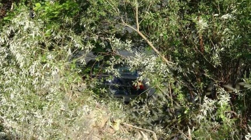 Otomobil Filyos &Ccedil;ayı'na U&ccedil;tu