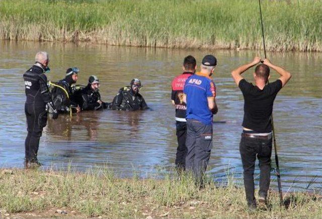 Serinlemek Için Girdiği Kızılırmak Nehri'nde Boğuldu