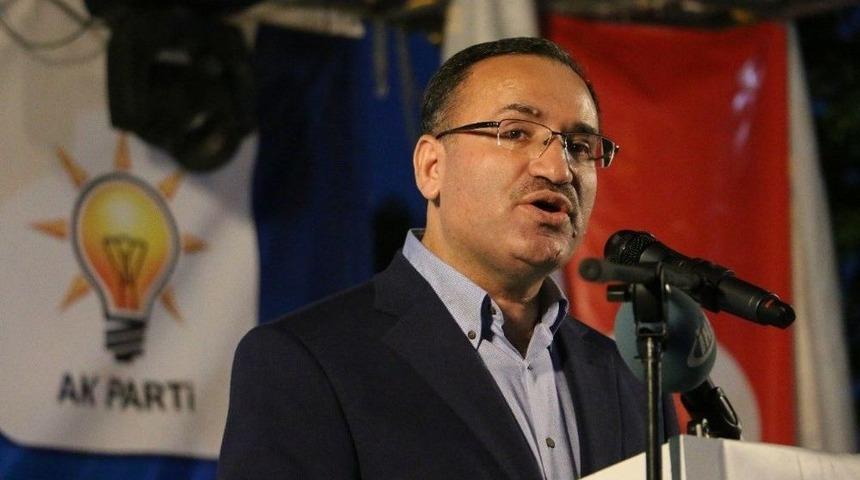 Adalet Bakanı Bozdağ: &ldquo;fet&ouml; Tutuklu &Ouml;rg&uuml;t &Uuml;yelerini Uydurma R&uuml;yalarla Diri Tutmaya &Ccedil;alışıyor&rdquo;