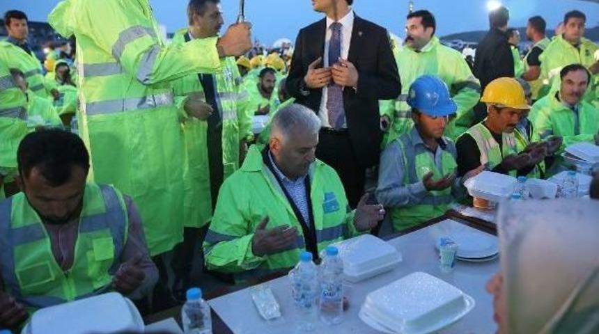 Başbakan: Türkiye'yi Başkalarına Şikâyet Eden Siyasetçiler Var