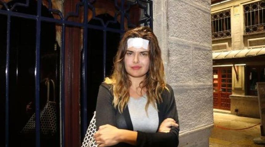 Ek Bilgi Ve Fotoğraflarla//b&uuml;y&uuml;kada'da Tv Sunucusuna Taciz