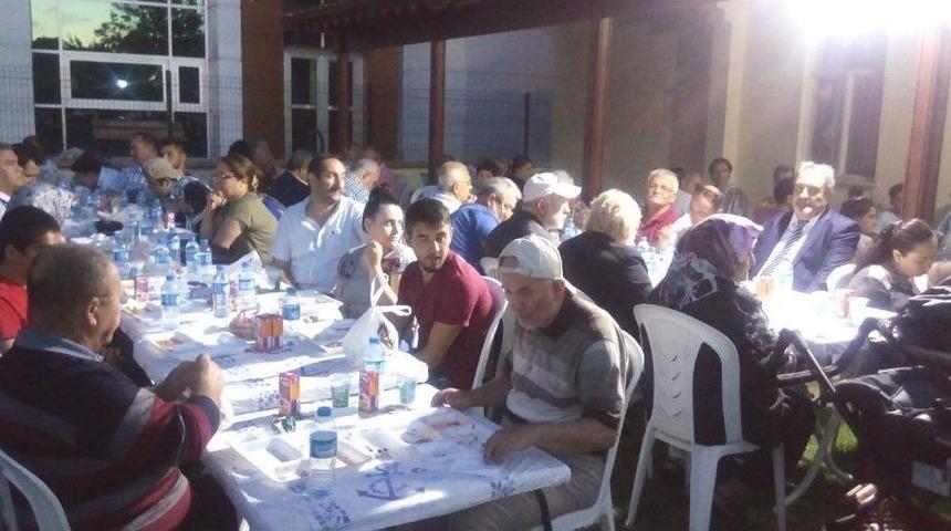 Burhaniye&rsquo;de Engelliler İftar Yemeğinde Buluştu