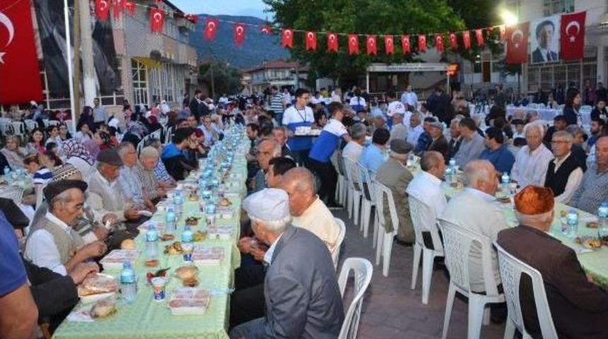 Bakan Zeybekci'den Baba Ocağında Iftar