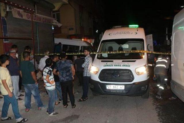 Minibüs, Sokakta Oturanları Ezdi: 3 Ölü, 7 Yaralı