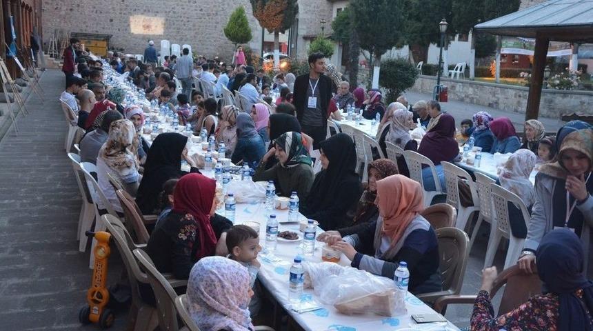 Sinoplular Alaaddin Camisi&rsquo;nde İftar A&ccedil;tı