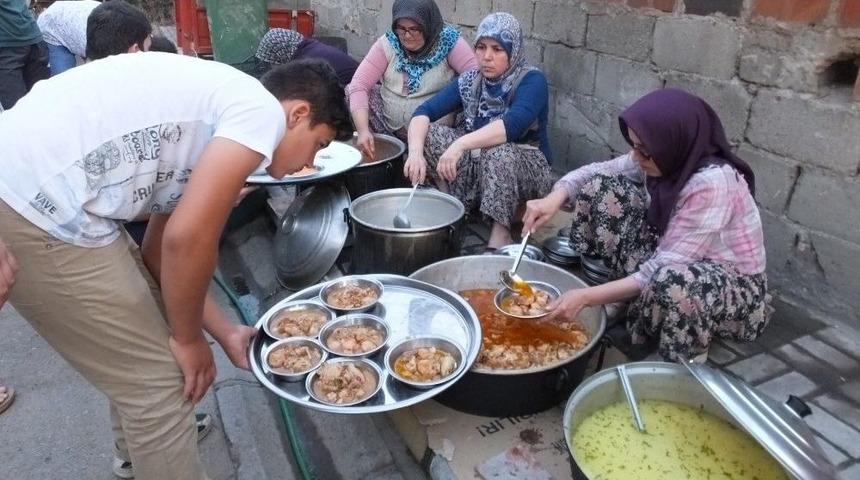 K&ouml;ydeki Ramazan Geleneklerini Şehirde Yaşatıyorlar