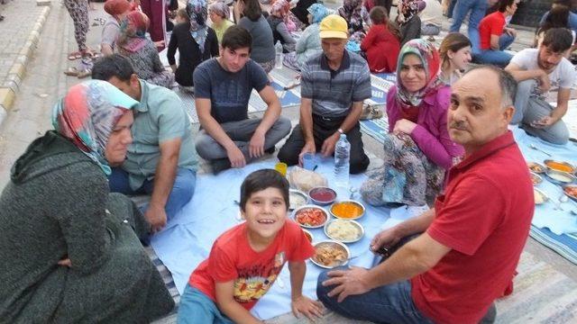 Köydeki Ramazan Geleneklerini Şehirde Yaşatıyorlar