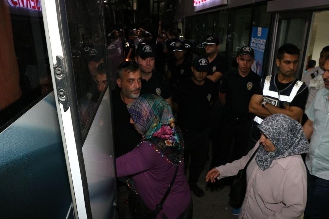 Askeri Birliğe Yemek Sağlayan Şirket &Ccedil;alışanları Sağlık Kontrol&uuml;ne &Ccedil;ıkarıldı