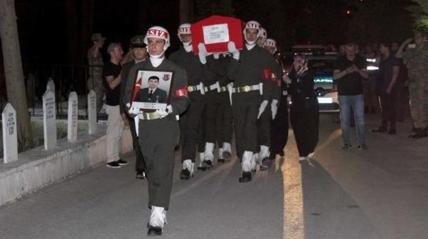 Şehit Uzman &Ccedil;avuş Yakup Yılmaz'ın Cenazesi Memleketi Sakarya'ya Getirildi