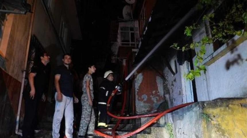 Kullanılmayan Boş Bina Yakıldı