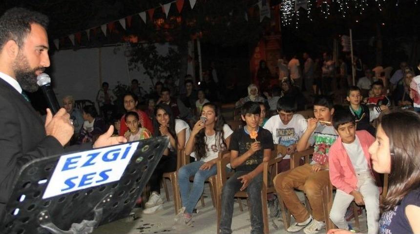 İlah Sanat&ccedil;ısı Anlı Hakkari&rsquo;de Konser Verdi