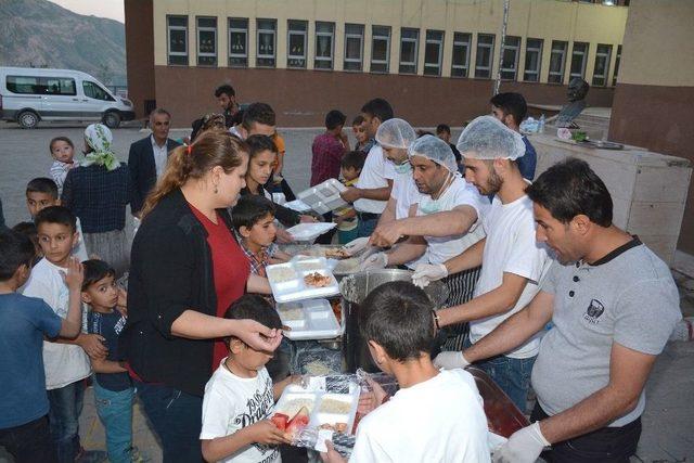 Konya&rsquo;dan Hakkari&rsquo;ye Kardeşlik Sofrası 1