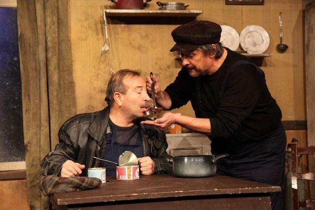 İzmir Tiyatroya Doyacak 1