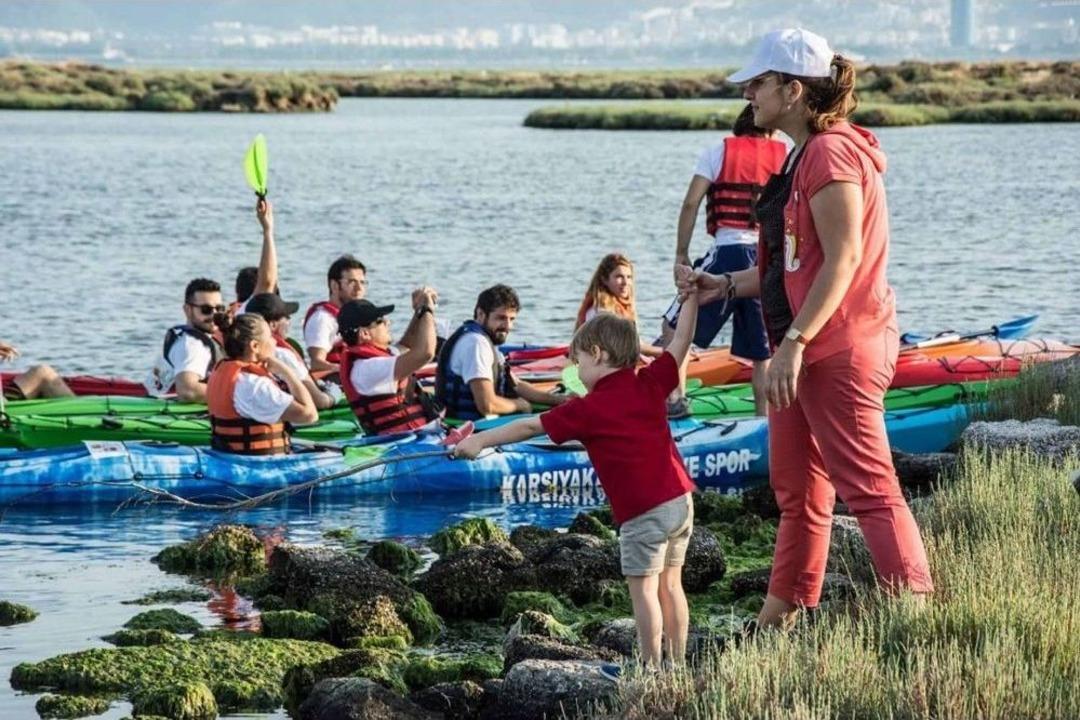 Karşıyakalı &Ccedil;evreciler Gediz Deltası&rsquo;nı Temizledi