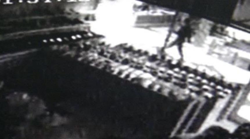 Kahraman G&uuml;venlik G&ouml;revlisi 600 Bin Lirayı Kurtardı