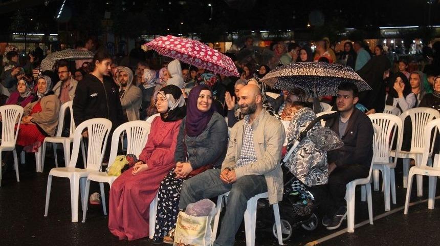 Eşref Ziya Terzi Yenikapı&rsquo;da Hayranlarını Mest Etti