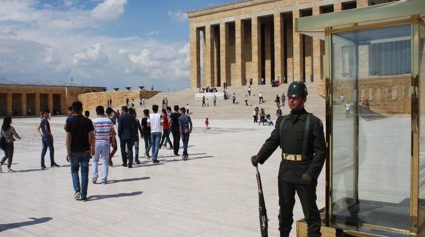 Beyt&uuml;şşebaplı &Ouml;ğrenciler Ankara&rsquo;yı Gezdi