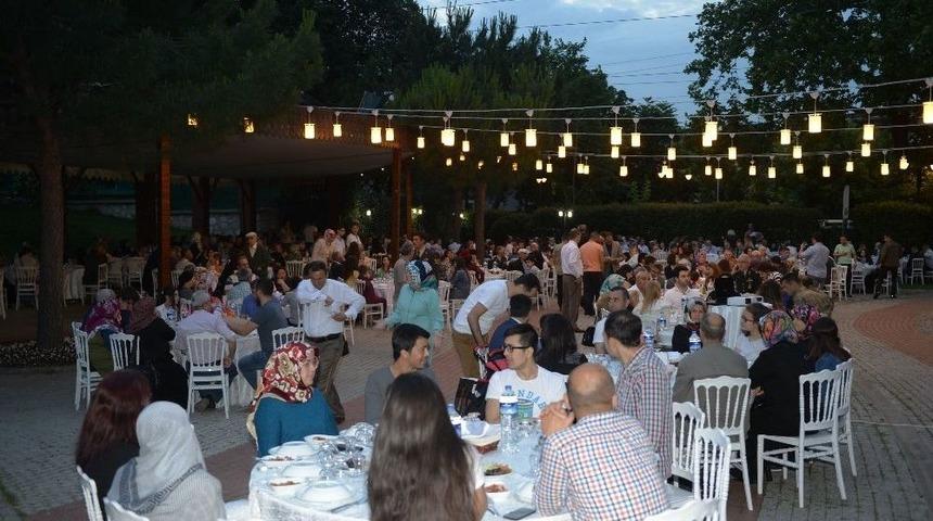 D&uuml;ndar, Şehit Aileleri Ve Gazilerle İftarda Buluştu
