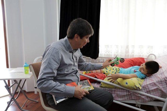 Başkan T&uuml;rel&rsquo;den Hasta Oğlu İ&ccedil;in Sarma Yapan Semra Hanıma Anlamlı Ziyaret 2