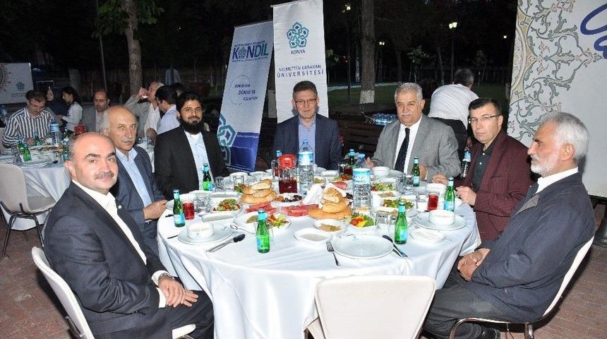 Ne&uuml; Kondil İftarında 35 &Uuml;lkeden 150 &Ouml;ğrenci Bir Araya Geldi