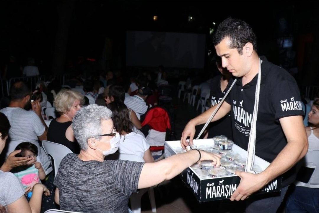 &Uuml;st&uuml;n Lezzet &Ouml;d&uuml;ll&uuml; Maraş Dondurması İzmir&rsquo;de Tanıtıldı