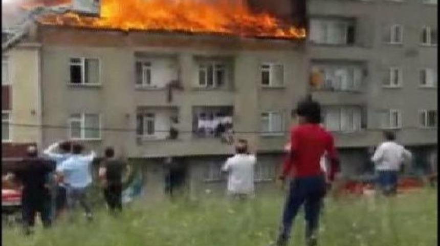 Sefaköy'de Heyecan Yaratan Yangının Ilk Anları