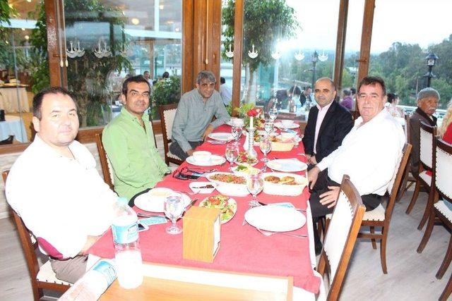 Müteahhitlerden Huzurevi Sakinlerine İftar 1