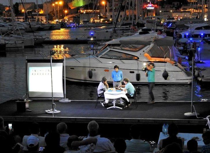 Deniz Üstünde Satranç G2